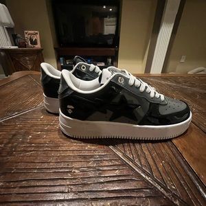black & grey patent leather bapesta